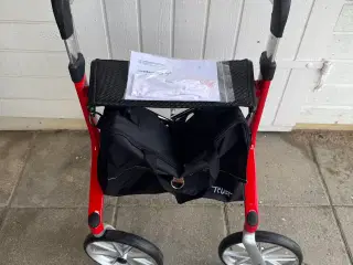 TrustCare Let's Flyrollator  i rød 
