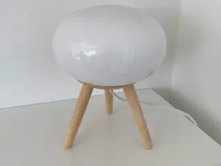⭐️ Halo Design – HAPPY Globe Ø20 Bordlampe