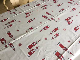 Juledug med nisser str. 155x330cm