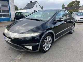 Honda Civic 1,8 Executive