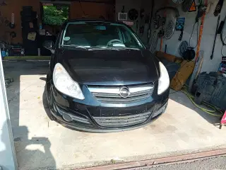 Synet Opel Corsa 5 dørs benzin