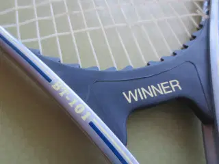 1 stk Winner Model MID Size Tennisketcher 