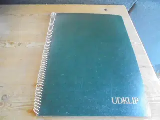 Scrapbog med udklip fra o. 1973-75  