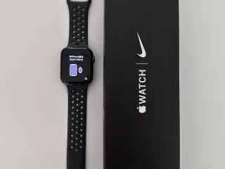 Apple Watch Series 6 Nike