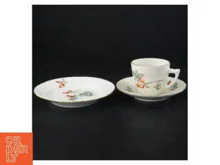 Porcelæn kaffesæt med blomstermotiv fra Bing Og Grøndal (str. Diameter 15 og en halv cm kop 6 x 7 cm)