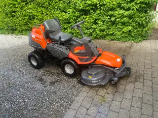Husqvarna r422tsawd med helt nyt klippebord 