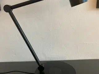 Skrivebordslampe model NYMÅNE