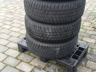 4 Barum vinterdæk på flotte Dezent 16" alufælge