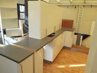 Pæn HTH køkken sælges