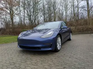Tesla Model 3 Long Range AWD – 2021