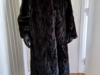 Flot Mink-kåbe, meget velholdt, varm og lækker