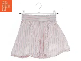 Stribet nederdel fra bombiBitt (str. 116)