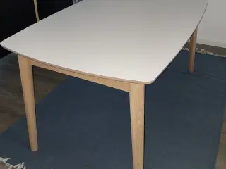 CASØ 121 spisebord med hvid laminat top