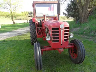 Traktor Volvo 350