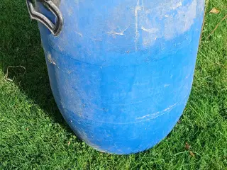 Foddertønder.