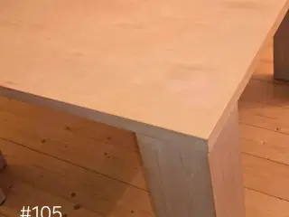 Firkantet sofabord i træ