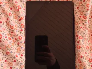 Sælger min næsten nye tablet da jeg ikke får den b