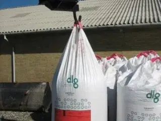 - - - storsækkekrog til rendegraver