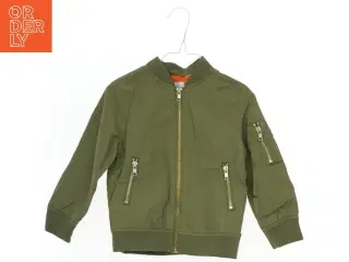 Grøn bomberjakke til børn fra H&M (str. 104)