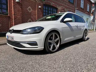 VW Golf 7,5 variant med digital, adaptiv, pano osv