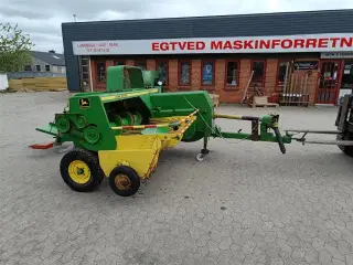 John Deere 342 A småballepresser