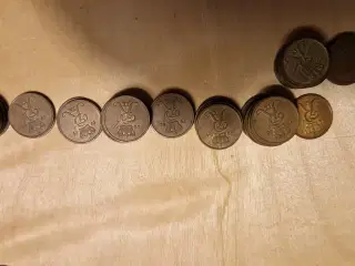 1,2,5,10 og 25 øre. 1,5 og 10 kr