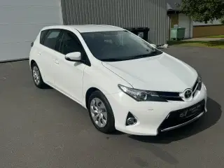 Toyota Auris 1,6 T2+ Skyview