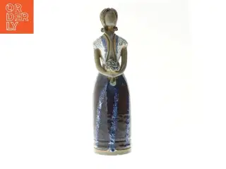 Keramisk figur af kvinde (str. 30 cm)