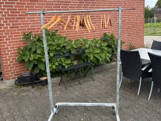 Garderobestativ / tøjstativ  - kraftig kvalitet