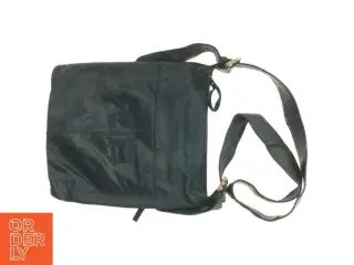 Sort Crossbody skuldertaske i læder fra Bella Moda (str. 20 x 22 cm)