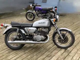 Suzuki GT500 1977