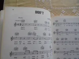 Elvis’ Forty Greatest – Guitar-arrangementer  