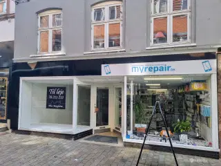 Butik. klinik. showroom m.m. - i alt ca. 120 kvm