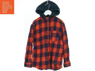 Skjorte med hætte i ternet design fra Zara (str. 140)