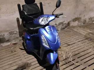 Ny El scooter med garanti spar 8000kr kørt 000009k
