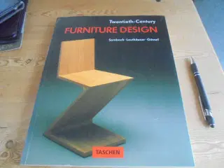 Twentieth-Century Furniture Design – se fotos/omta