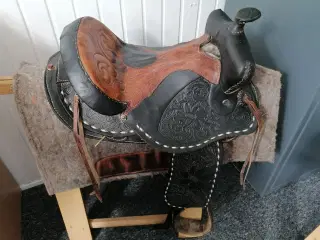 Western sadel med orig. Underlag i uld
