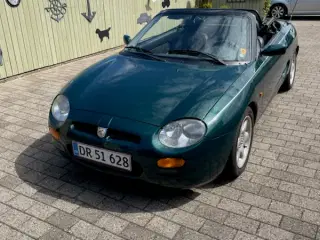 Velholdt MG F fra 1997 sælges.
