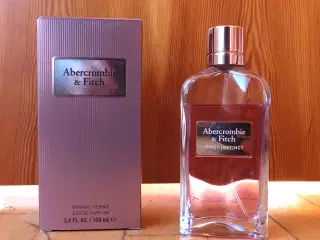 Inkl. fragt. Parfume til kvinder, 100ml.