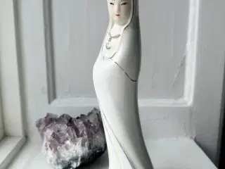 Hvidklædt kvinde, porcelænsfigur