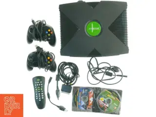 Original Xbox konsol med tilbehør fra Xbox (str. 32 x 24 x 7 cm)