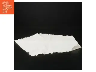 Broderet serviet (str. 33 x 34 cm)