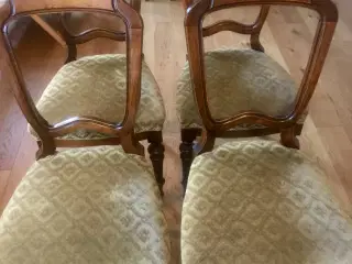 4 antikke maghonistole/ evt valnød.