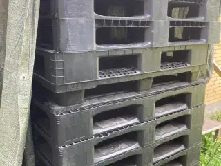 plastikpaller. 13 stk der fra