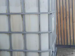 Vandtank / regnvandsbeholder