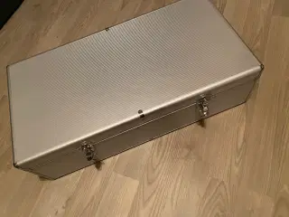 Alu kuffert til opbevaring af CD´er