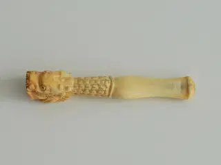 Antik kinesisk cigaretholder / cigaretrør i ben
