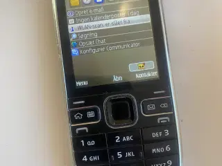 NOKIA e52