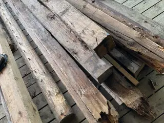 5 tommers tømmer fra Plesner hus 1895 50 kr pr m