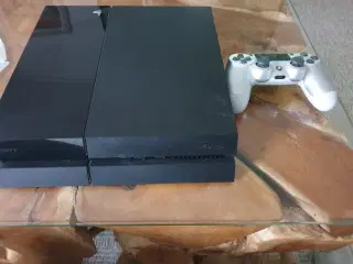 Playstation 4 sælges.